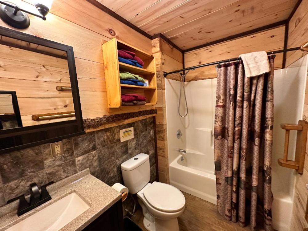 Best Bear Lodge & Campground Irons Exterior photo