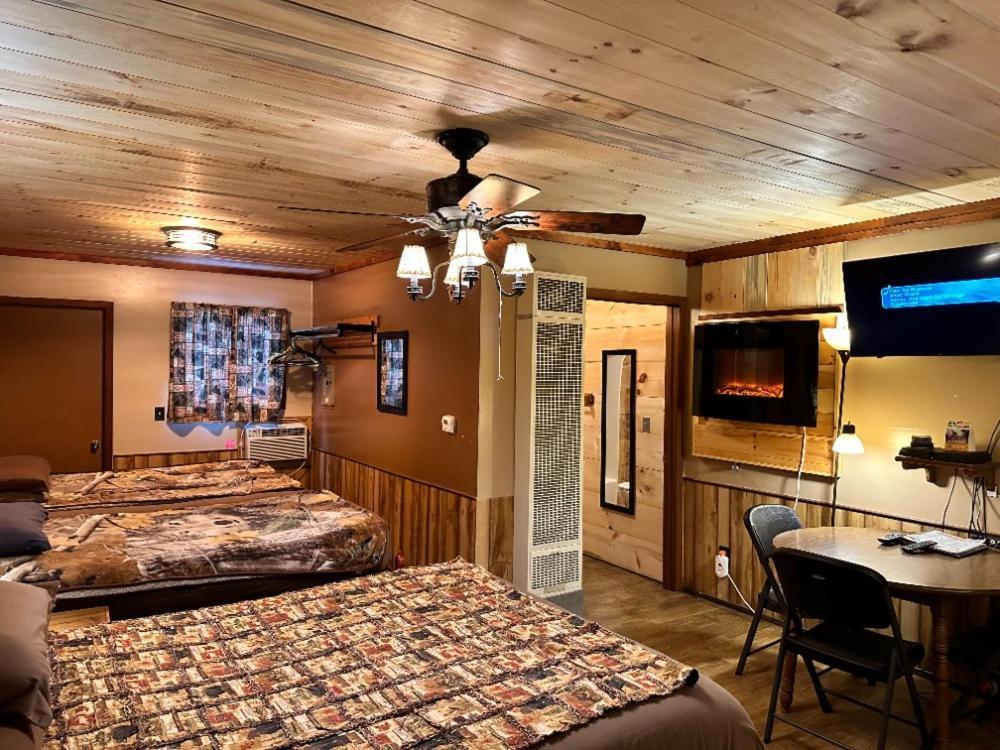 Best Bear Lodge & Campground Irons Exterior photo