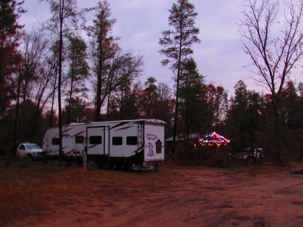 Best Bear Lodge & Campground Irons Exterior photo